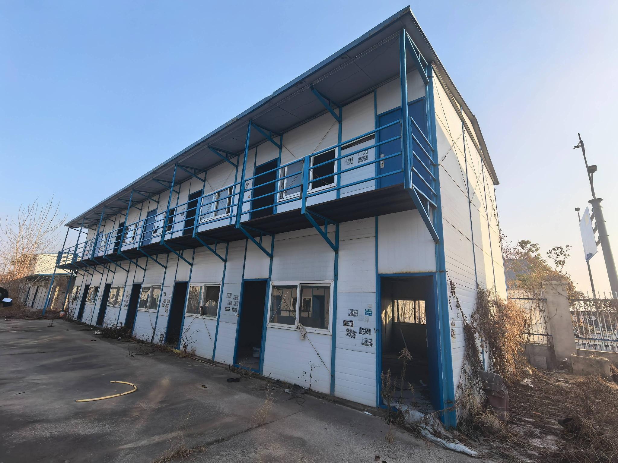 位于淮安经济技术开发区开新路东侧、养生园路北侧的一批报废活动板房转让公告