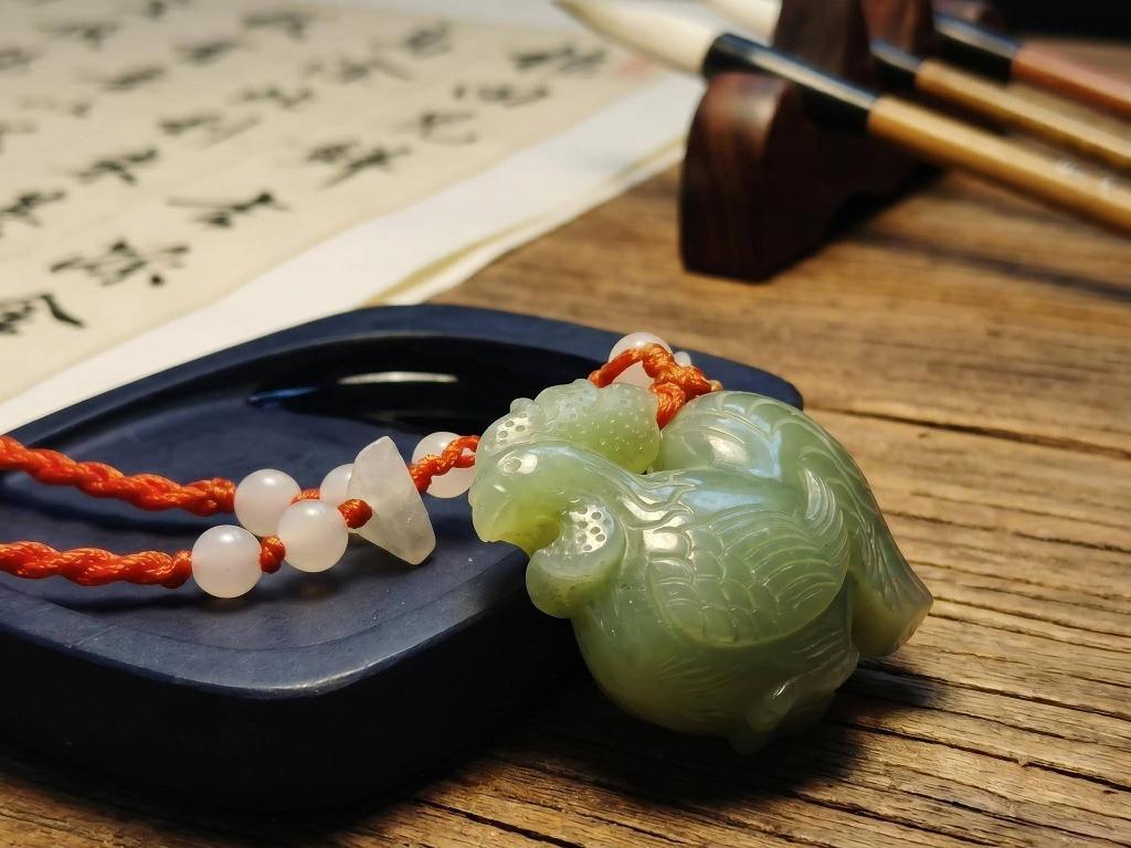 青玉[和田玉]生肖挂坠（品名：鸡）转让公告