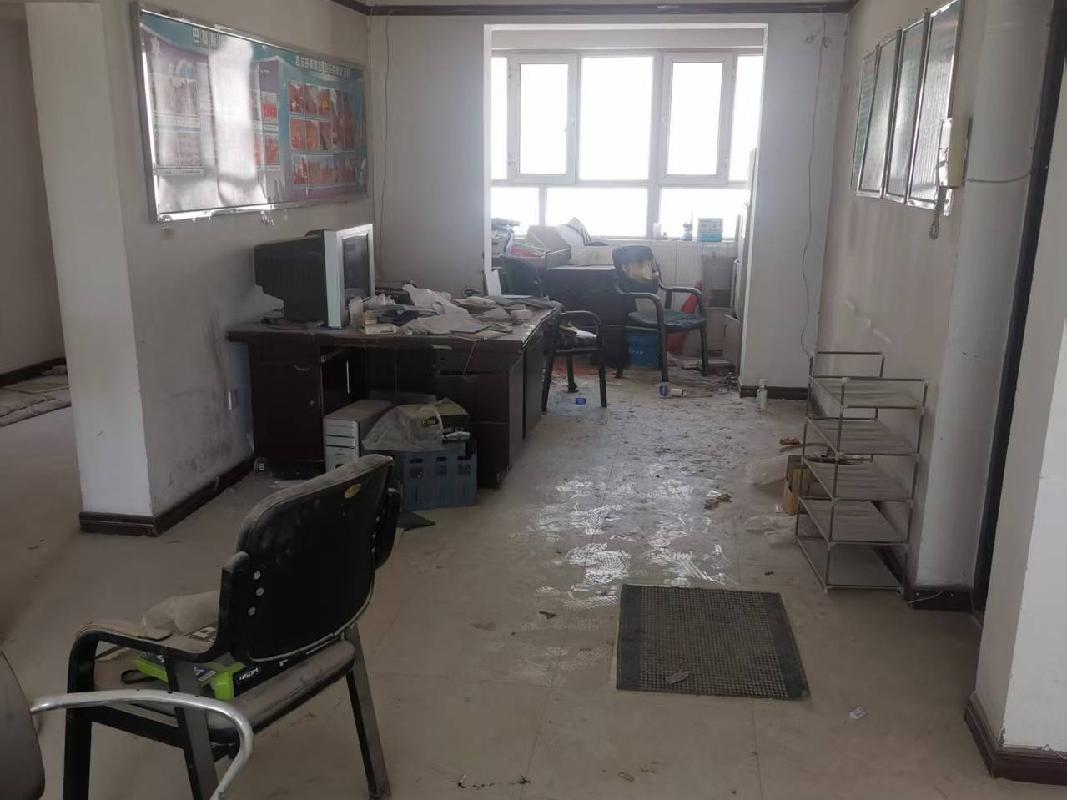 新疆北新路桥集团股份有限公司转让位于喀什市滨河路东侧汇丰小区42幢3单元332号房产(二次挂牌)
