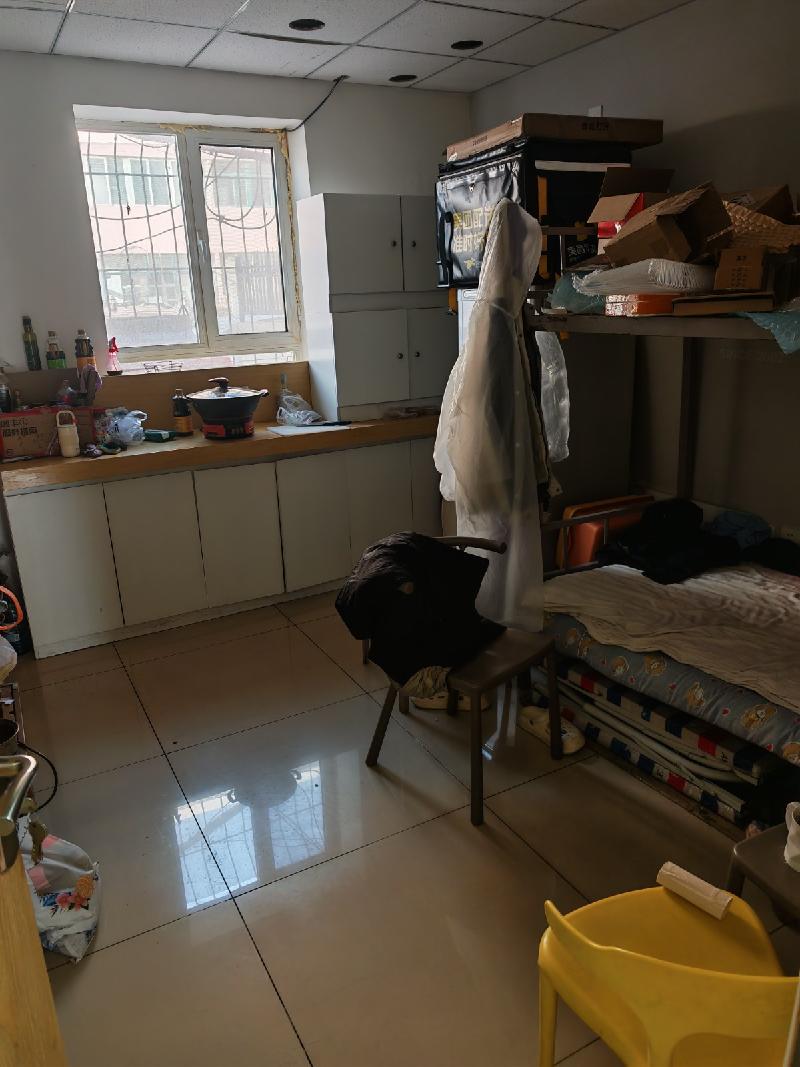 包头市昆都仑区七宿舍2-7招租（年租金底价：36600元/年，租期：1年）（内蒙古包钢房产物业集团有限公司）(国资监测编号GR2026NM1002003)