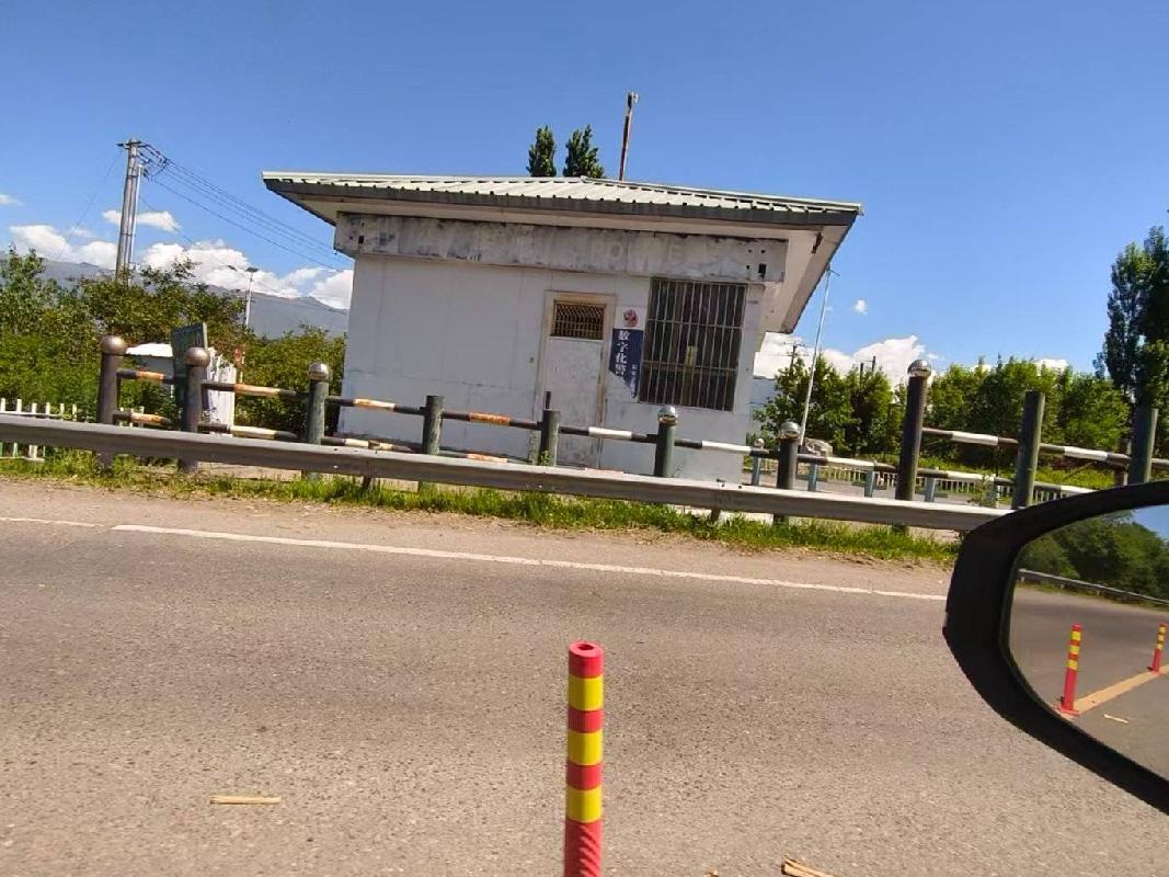 新疆中汇鑫源投资控股有限责任公司位于伊犁州新源县阿热勒托别三岔路口便民警务站（面积约47.61㎡）对外招租，租期一年