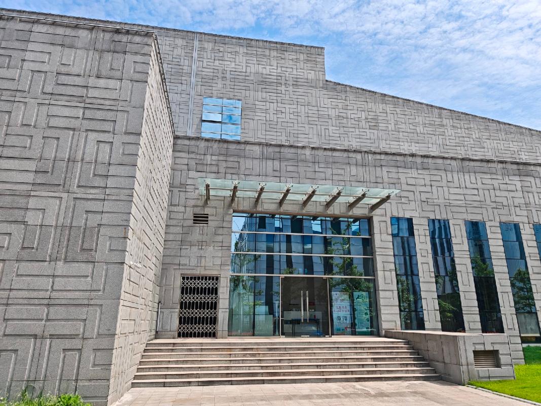 芜湖市博物馆一楼展厅、临展厅、专题展厅3处公共区域出租公告(国资监测编号GR2026AH2001261)