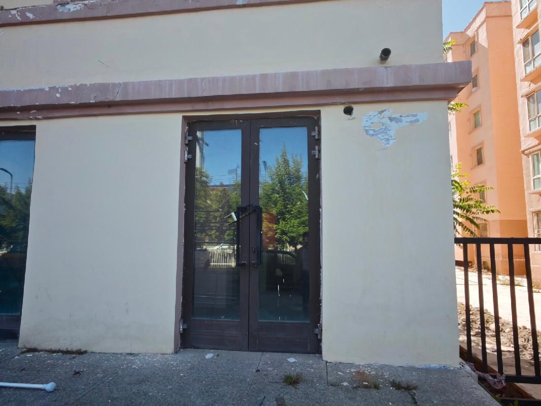 新源县国投公司位于新源县沁园春城小区廉租房住宅楼B3-4号商铺约43.2㎡对外招租，租期三年