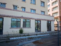 新源县国投公司位于新源县沁园春城小区廉租房住宅楼B3-4号商铺约43.2㎡对外招租，租期三年