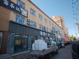 新源县国投公司位于新源县环城东路053号3层创业孵化基地约408.98㎡对外招租，租期三年