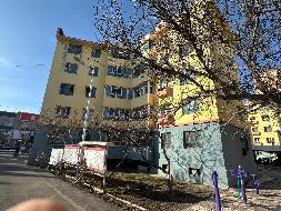 新源县国投公司位于新源县花苑小区8号楼五层503室约85.3㎡对外招租，租期三年