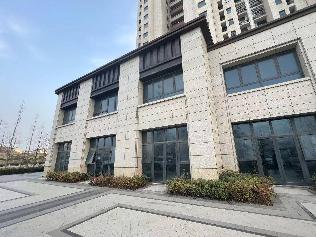 春风苑3号楼12-2室东侧三间招租公告