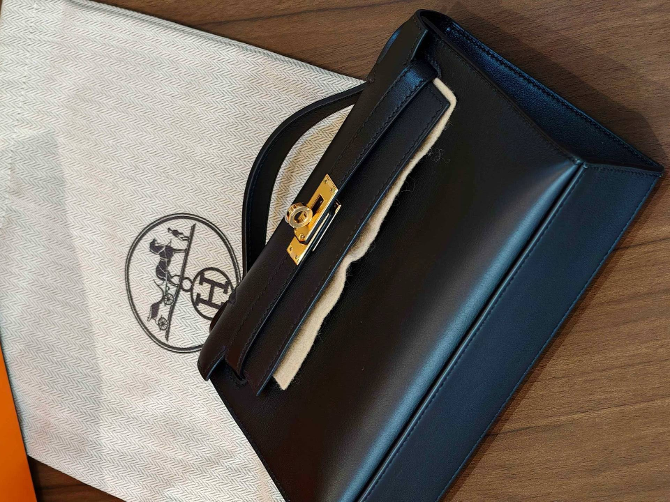 爱马仕 Mini Kelly 一代 黑金金扣 swift皮 B刻未使用（带盒）转让公告