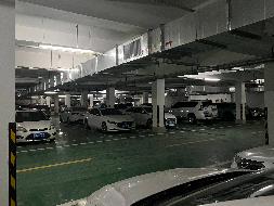 华池县职业中等专业学校地下停车场017号等3个停车位使用权转让公告(国资监测编号GR2026GS1001216)