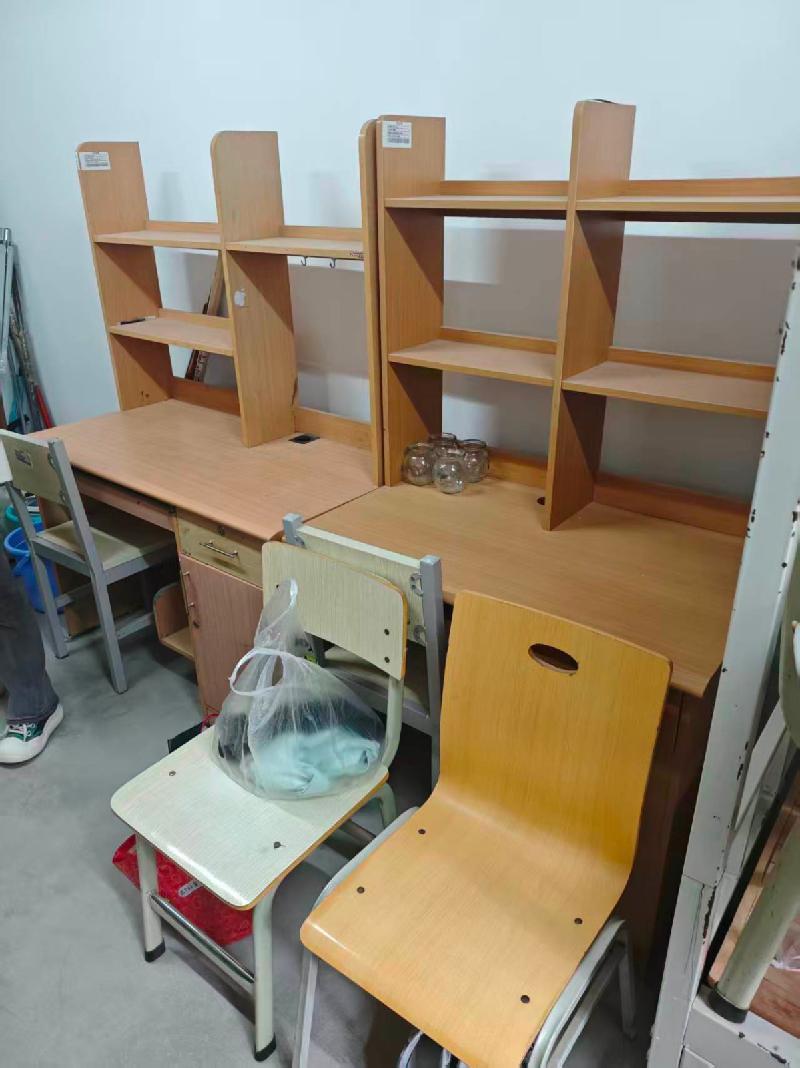 一批废旧学生公寓家具整体转让公告