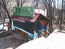 牡丹江镜泊湖旅游发展有限公司三道关景区超市（含坑烤）、移动售卖车分别出租交易公告