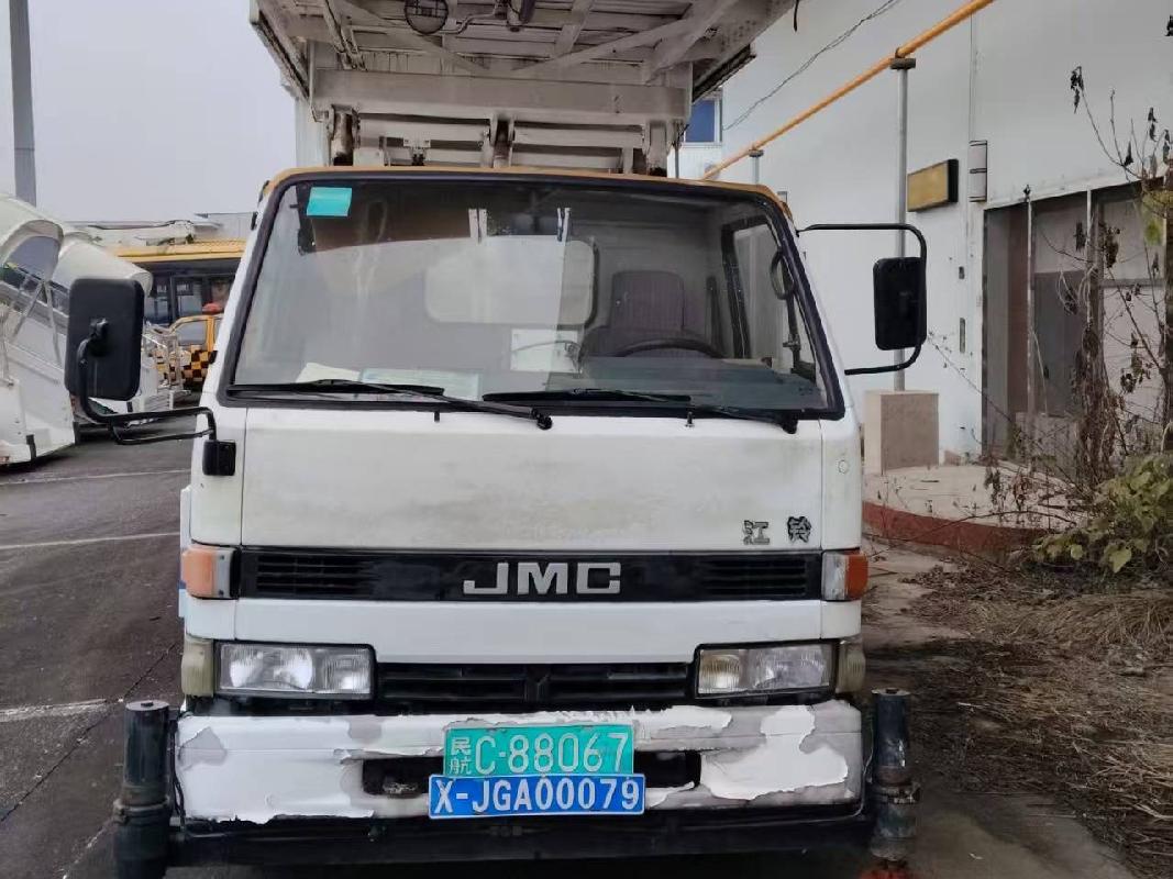 张家界荷花国际机场六台报废车辆招选回收机构(国资监测编号GR2026HN1001166)
