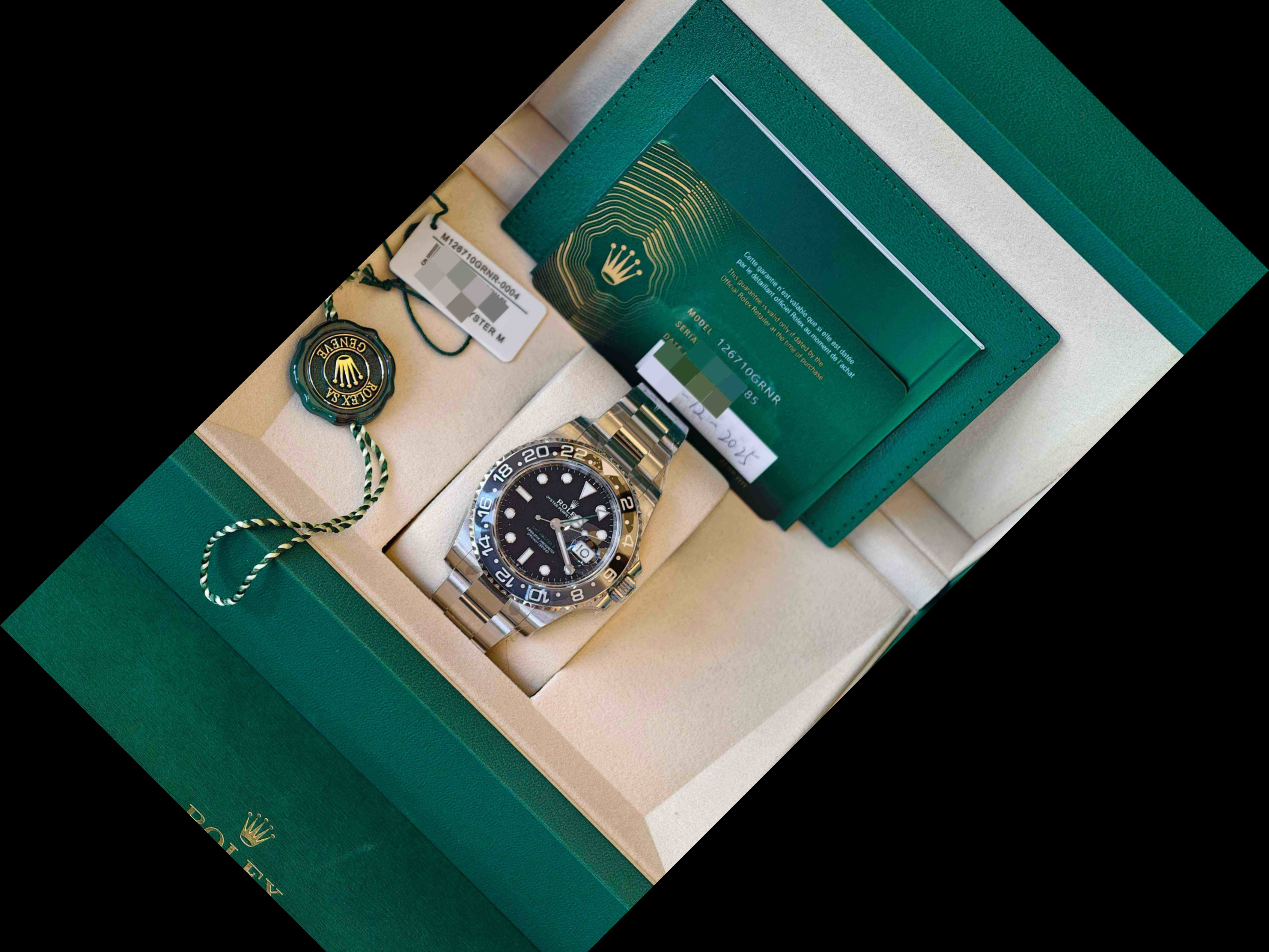 劳力士Rolex 格林尼治型 II m126710grnr-0004 自动上链机械恒动机芯，GMT功能 蚝式钢 40 2025年12月全新转让公告