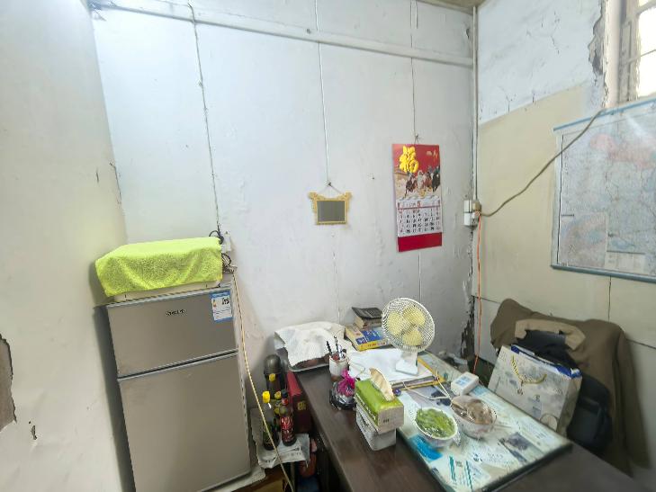 清潭新村37幢-4商铺招租公告