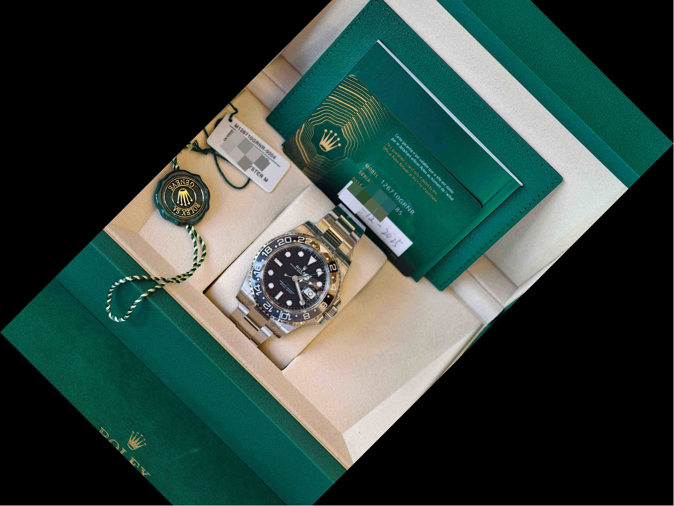 劳力士Rolex 格林尼治型 II m126710grnr-0004 自动上链机械恒动机芯，GMT功能 蚝式钢 40 2025年12月全新转让公告