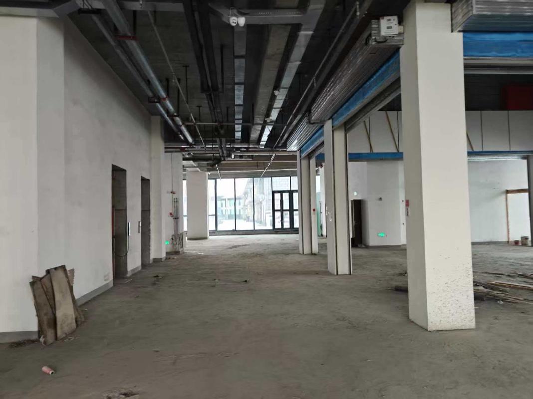 新疆维泰置业有限公司转让位于乌鲁木齐市经济技术开发区（头屯河区）锦绣三街475号永利大厦1栋3层305、306、307号办公房产