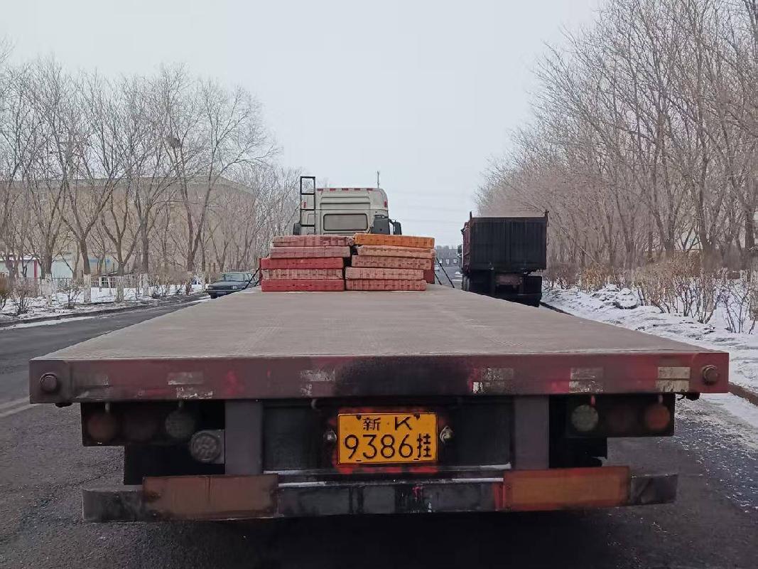 新疆蓝天诚达物流有限公司转让所属590辆货车