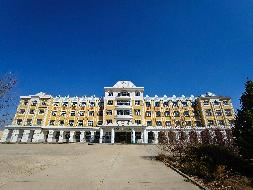 位于兴安盟扎赉特旗图牧吉镇的内蒙古自治区图牧吉强制隔离戒毒所原女戒治区内原习艺楼1-4层整体出租（年租金底价113670.00元，租期3年）(国资监测编号GR2026NM1002581-2)