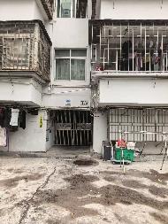 深圳市罗湖区宝安路松园南九巷外运公司住宅楼40套房产分为4个标的转让