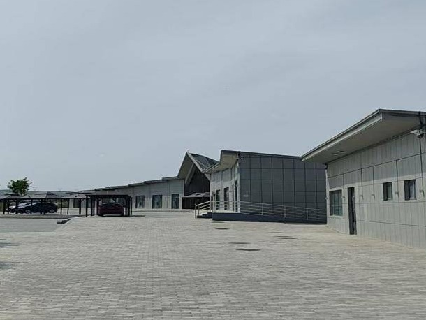尼勒克县唐布拉旅游开发有限公司滨湖渔村经营性业态及配套服务设施经营权对外承包（承包期二十年）