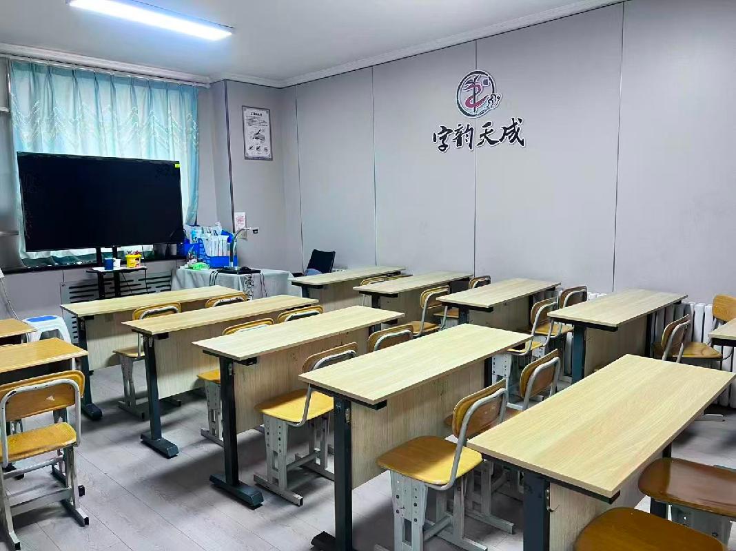 奎屯锦安资产运营管理有限公司位于乌鲁木齐路28幢40号（136.53㎡）、42号（129.11㎡）、43号（93.16㎡）、44号（129.11㎡）、45号（129.11㎡）共计面积617.02㎡租期3年
