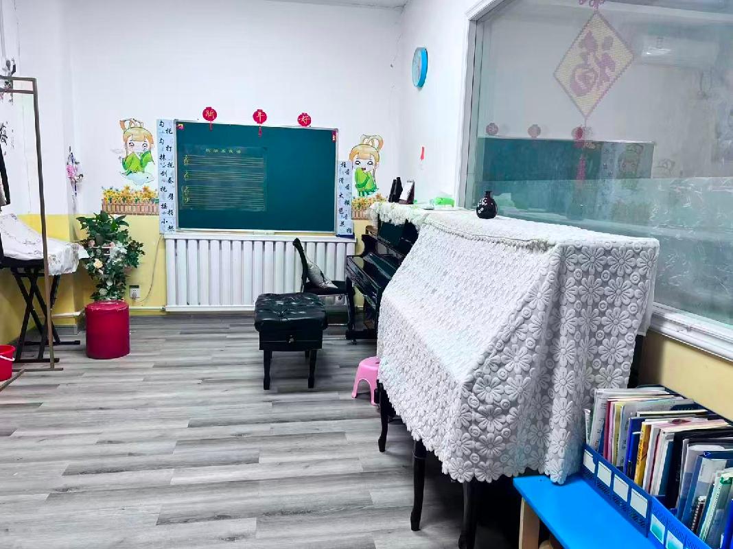 奎屯锦安资产运营管理有限公司位于乌鲁木齐路28幢40号（136.53㎡）、42号（129.11㎡）、43号（93.16㎡）、44号（129.11㎡）、45号（129.11㎡）共计面积617.02㎡租期3年