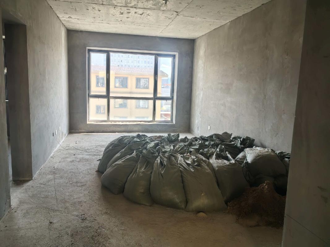 内蒙古自治区通辽市霍林郭勒市公园南街2号水木康桥住宅小区C1栋1单元602号房屋整体转让(国资监测编号GR2026NM1002481)