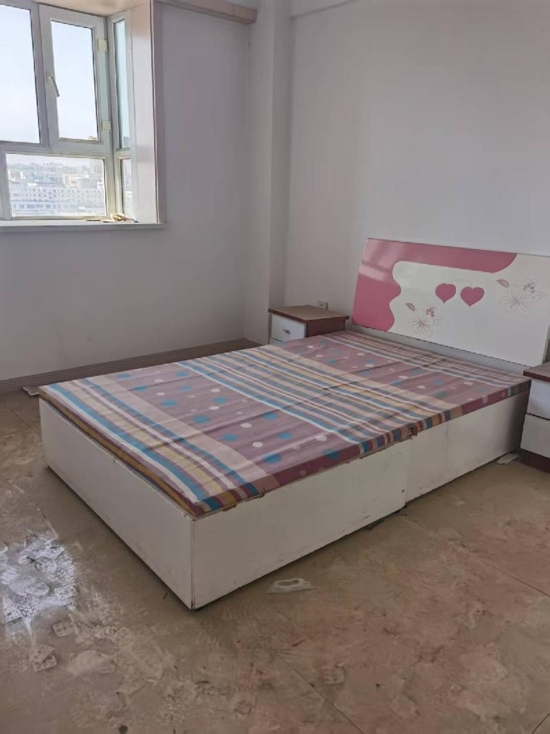 新疆中新铁路建设有限公司转让乌苏市南苑办事处塔里木河西路路园小区20幢1-1102室房产