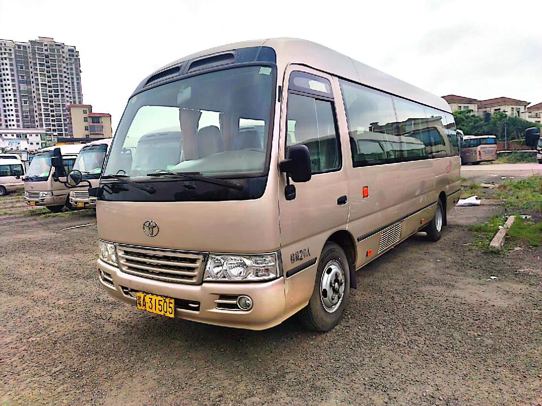 琼A31503柯斯达牌、琼A52510桂林牌等10辆大型普通客车分别转让