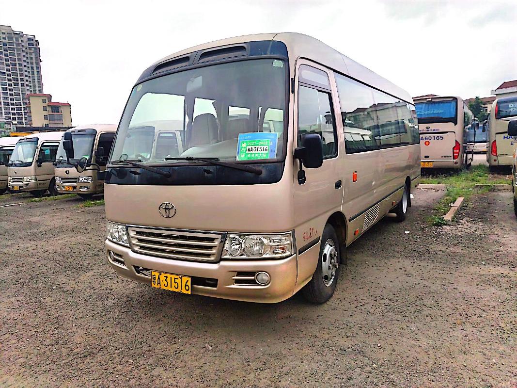 琼A31503柯斯达牌、琼A52510桂林牌等10辆大型普通客车分别转让