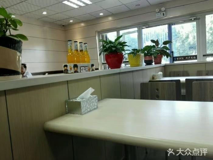 奎屯锦安资产运营管理有限公司位于乌鲁木齐路28幢10号199.82㎡（租期1年）
