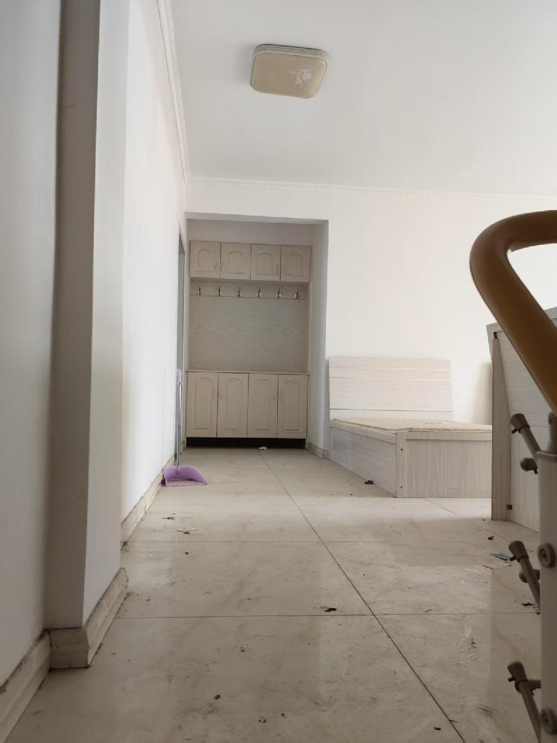 新疆中新铁路建设有限公司转让乌苏市南苑办事处塔里木河西路路园小区20幢3-1102室房产(国资监测编号GR2026XJ1001065)