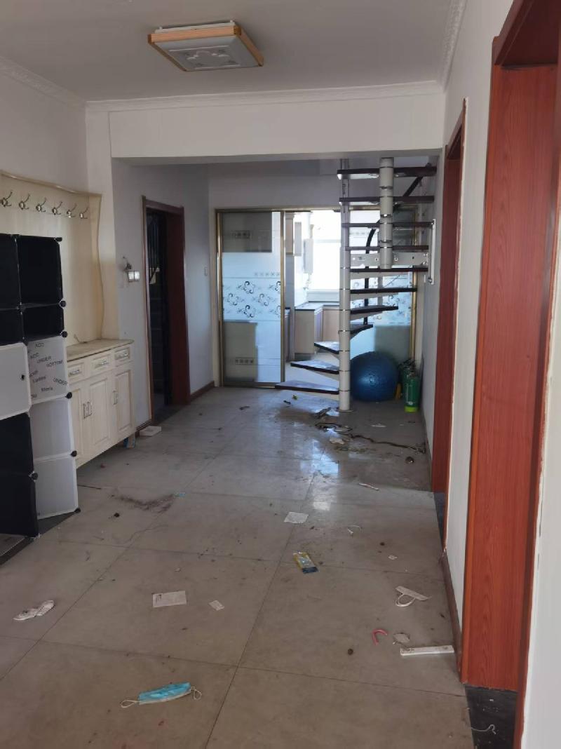 新疆中新铁路建设有限公司转让乌苏市南苑办事处塔里木河西路路园小区20幢1-1101室房产
