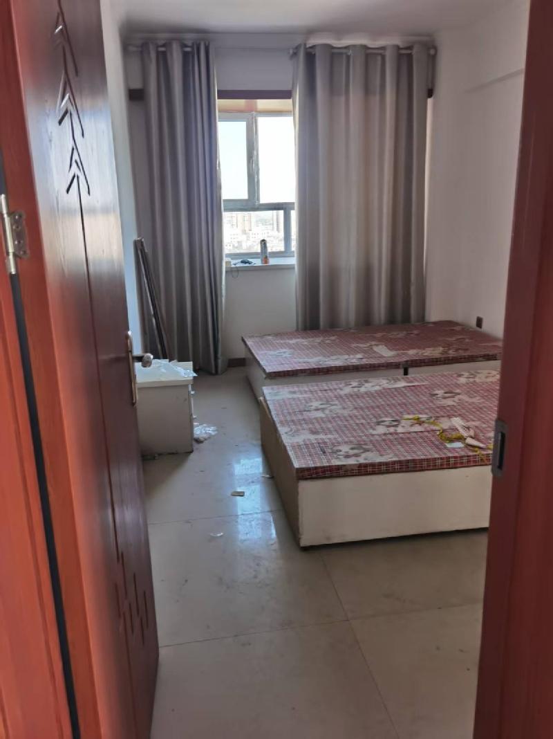 新疆中新铁路建设有限公司转让乌苏市南苑办事处塔里木河西路路园小区20幢1-1101室房产