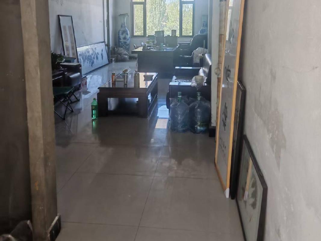 阿拉善盟安达假日酒店底层商铺（从北至南)11号招租（年租金底价：15000.00元/年  租期：3年）