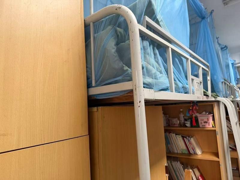 床、茶几等一批废旧资产转让公告