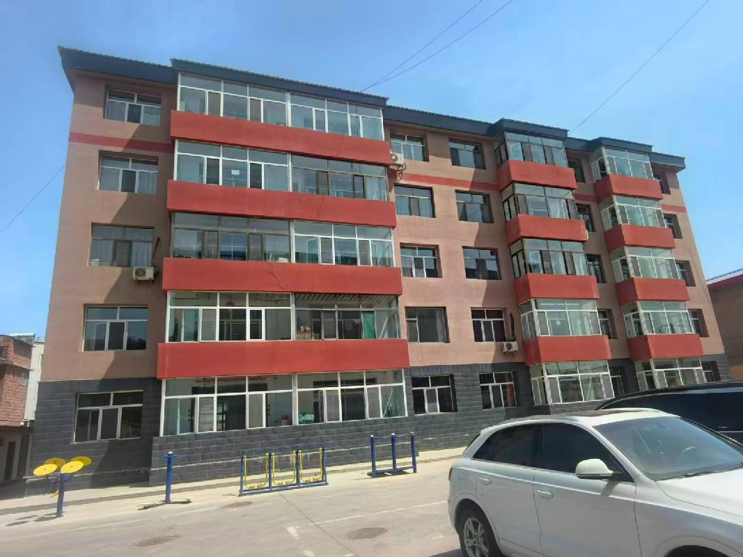 呼和浩特市和林格尔县新民街南城建委住宅楼北楼东单元二层东户出租