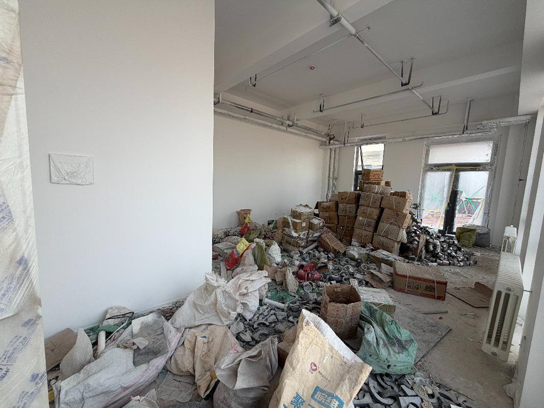 内蒙古工业大学（鄂尔多斯康巴什校区）超市、文印室、快递服务和理发服务整体招租（年租金底价：118332.00元，租赁年限：3年）