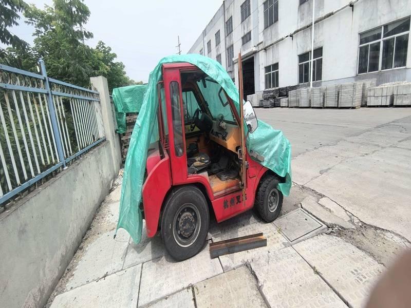 杭叉叉车牵引车一批废旧资产(三次挂牌)转让公告