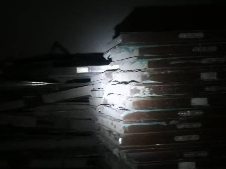 云南昆钢房地产开发有限公司一批旧钢门