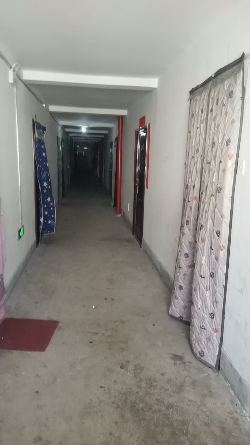 白银市会宁县会师镇长征中路44间办公用房转让公告