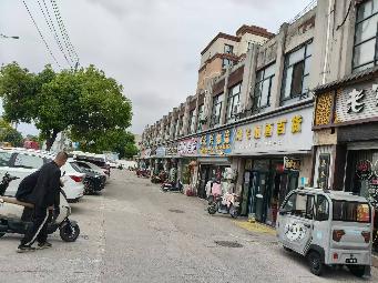东湖锦绣19号楼8室招租公告