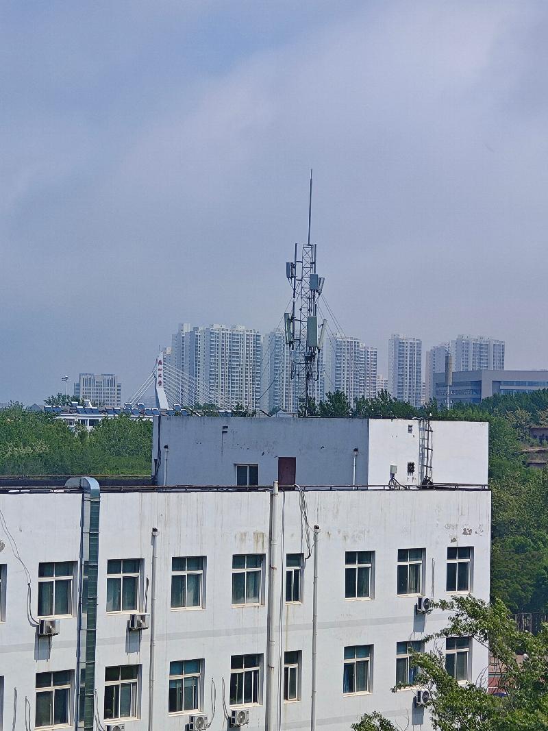 东北石油大学秦皇岛分校机电楼顶楼和交流中心一楼东侧通讯基站场地招租交易公告