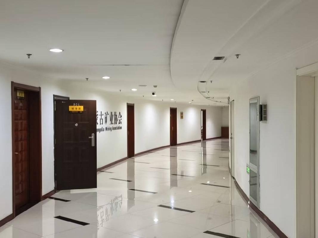 赤峰市新城区八家组团王府大街北、交通学院西侧回丰公司综合楼1号05031三楼办公用房出租（年租金底价350000.00元，租期5年）(国资监测编号GR2026NM1002837)