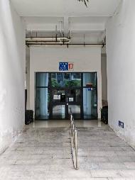 成都市成华区华实2号17栋4层403号房产等两套房产两宗车位分别再次转让