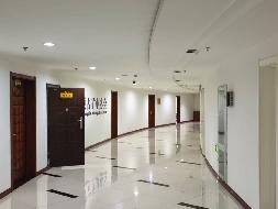 赤峰市新城区八家组团王府大街北、交通学院西侧回丰公司综合楼1号05031三楼办公用房出租（年租金底价350000.00元，租期5年）(国资监测编号GR2026NM1002837)