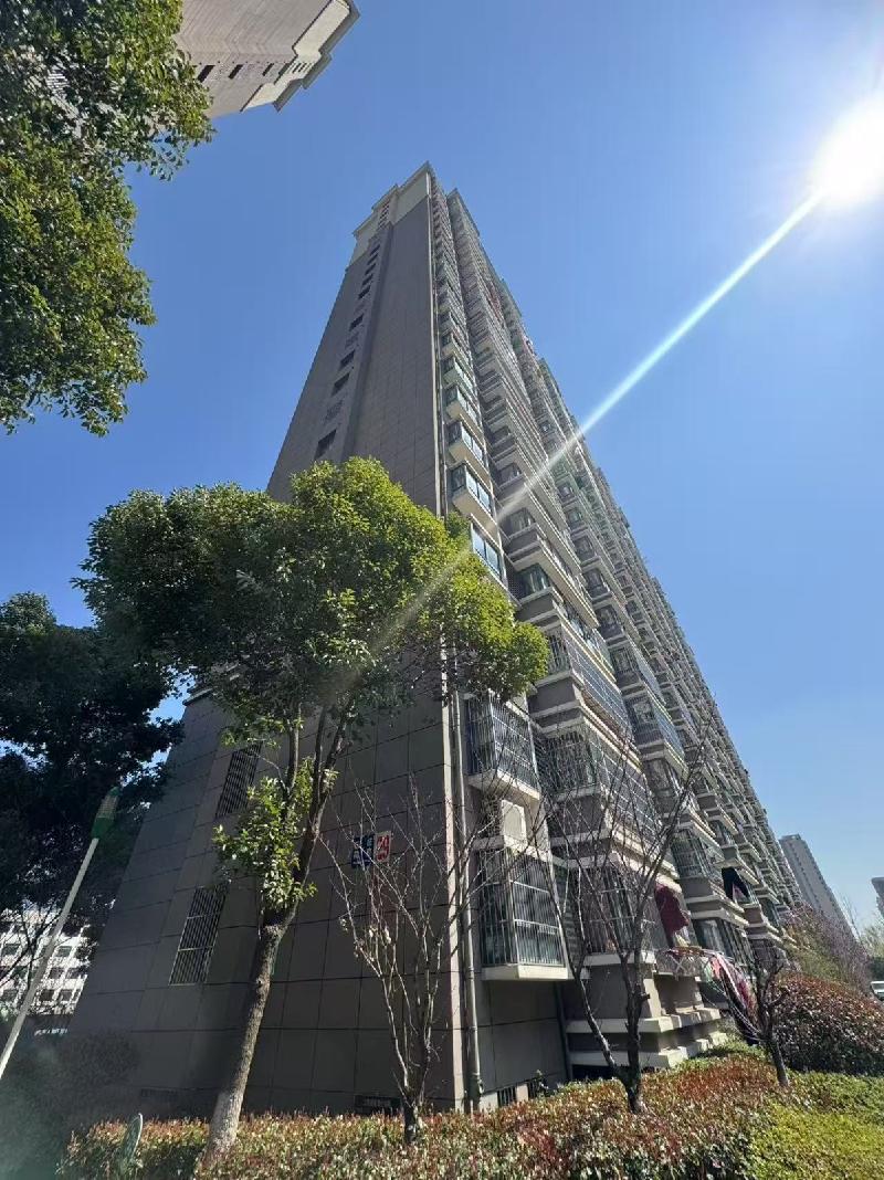 杨舍镇范庄花苑三套住宅公开转让