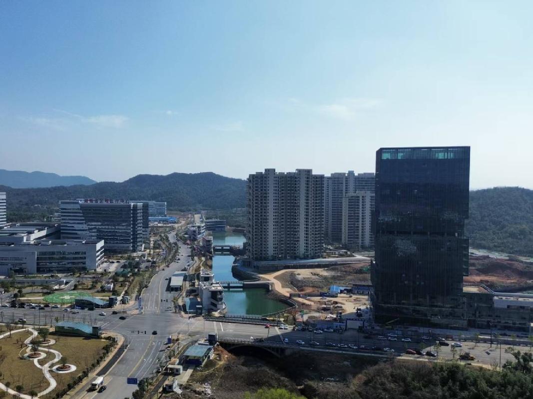 岳阳市中心医院配套健康管理中心项目A栋1层康养大堂及A栋4-15层共10个标的出租（优先标的1整体出租）