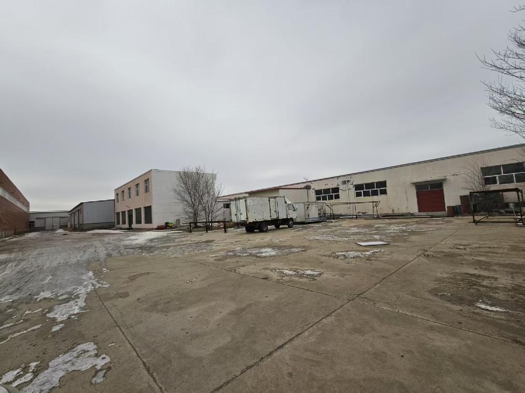 二连浩特市欧亚大街北、诚信路东（北税西侧）房产、土地询价
