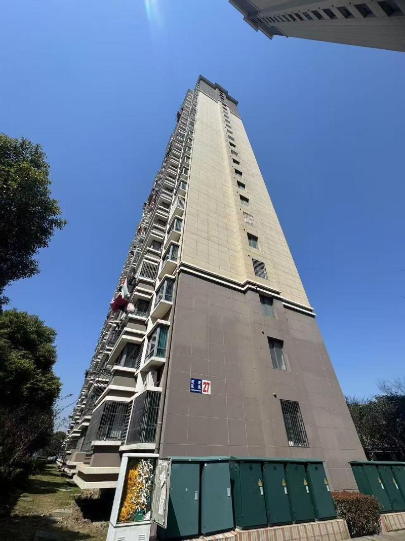 杨舍镇范庄花苑三套住宅公开转让